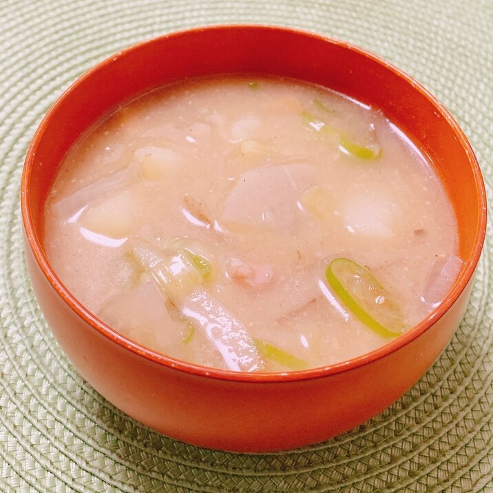 余った野菜やお肉で♪おかずになるお味噌汁✧˖°